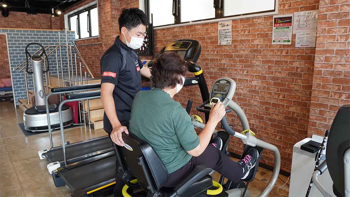 リハモで集団運動をしている様子